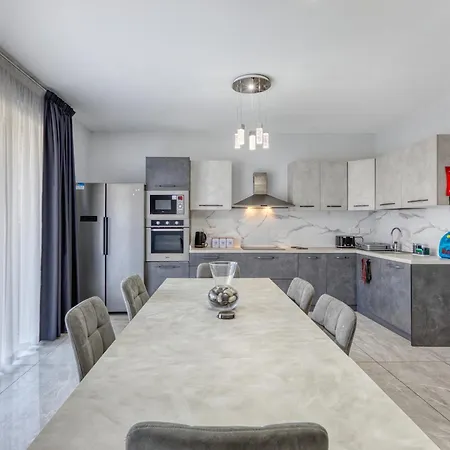 Luxury Malta Brand New By Sf Homes Apartamento Qormi